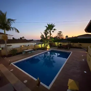Сasa de vacaciones Bluehouse Con Piscina Privada 300m De La Playa, Caleta de Vélez